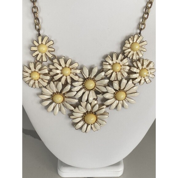 Daisy Sunflower Floral Statement Necklace Women White Enamel Yellow Pearl Center - Picture 7 of 16
